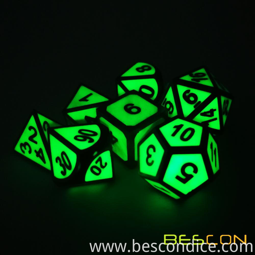 Glow In The Dark Metal Dice Set 1